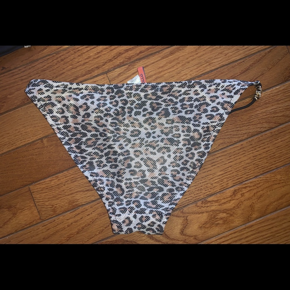 Beautiful bikini - Picture 7 of 11